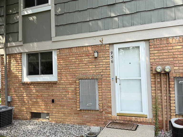 956 Barclay Ln #956 — Photo 21