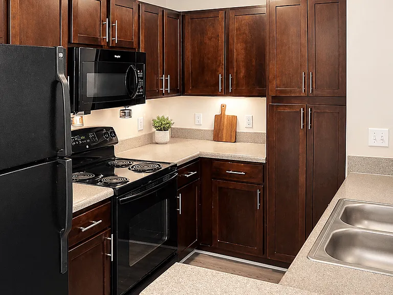 Highland Memorial Apartments — Photo 1