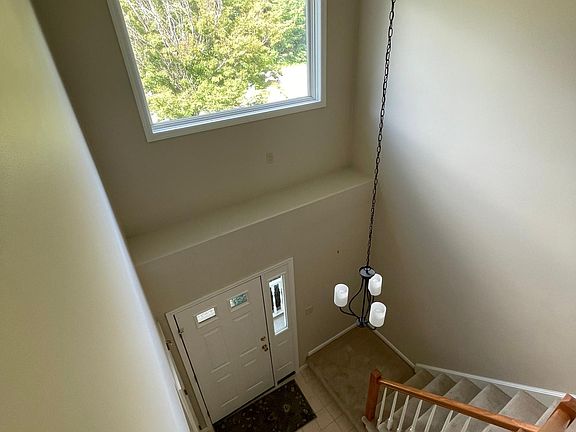 5th image of 10 Woodside Dr