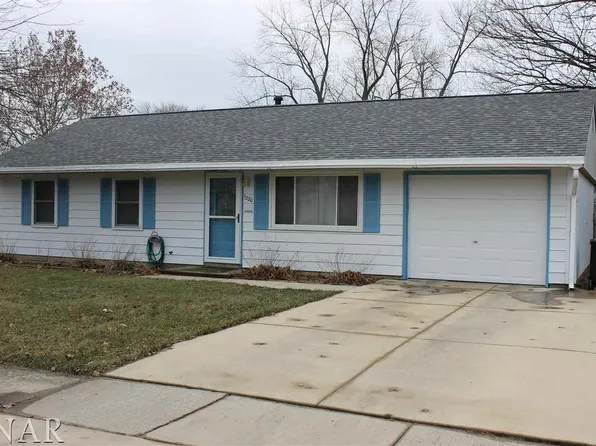 1220 Dogwood Ln, Bloomington, IL 61704