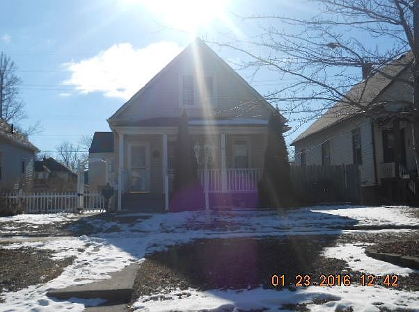 1st image of 445 Poplar St