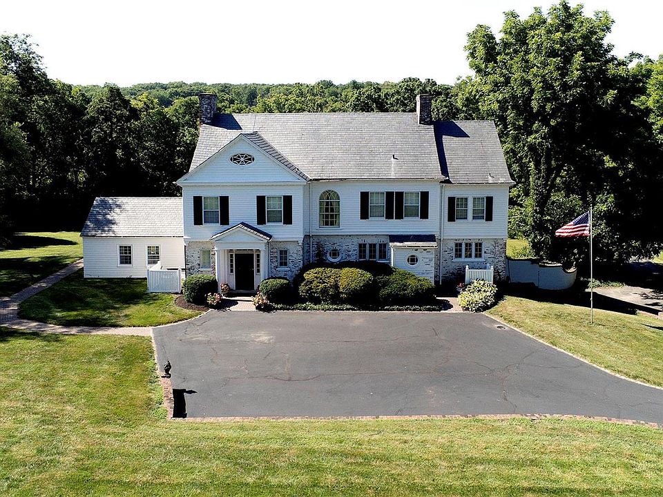 1st image of 10 Denny Ln