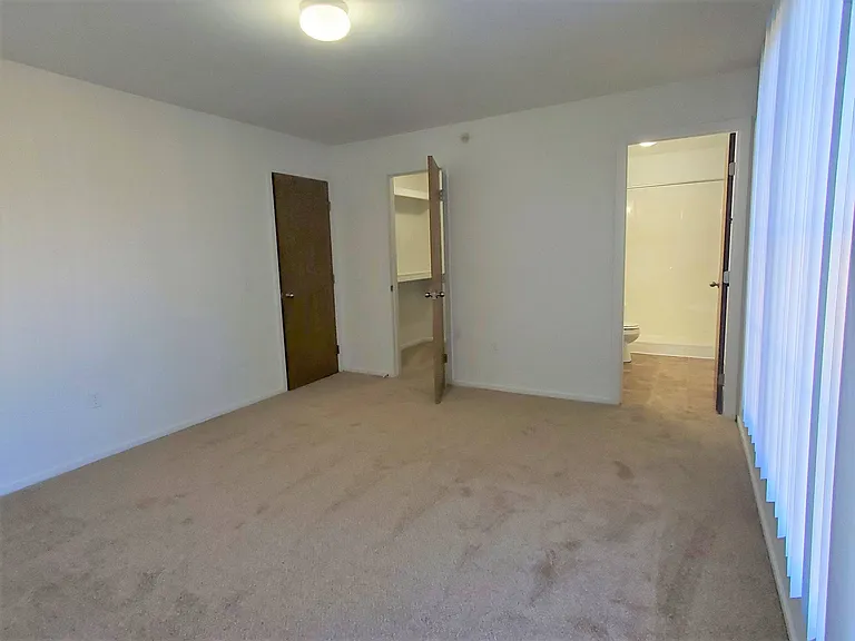 Thornridge Apartments — Photo 105