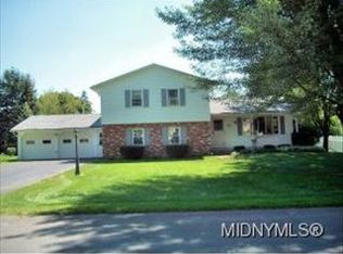 8 Cheyenne Cres, Whitesboro, NY 13492