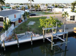 3853 Cherry LN, ST. JAMES CITY, FL 33956