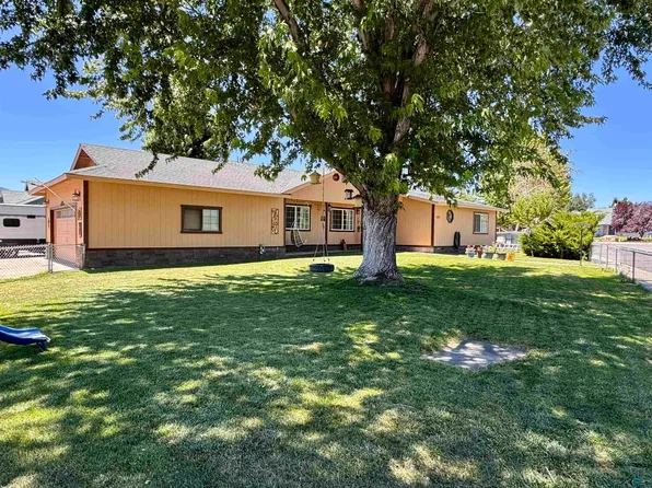 560 N Spring Cir, Susanville, CA 96130