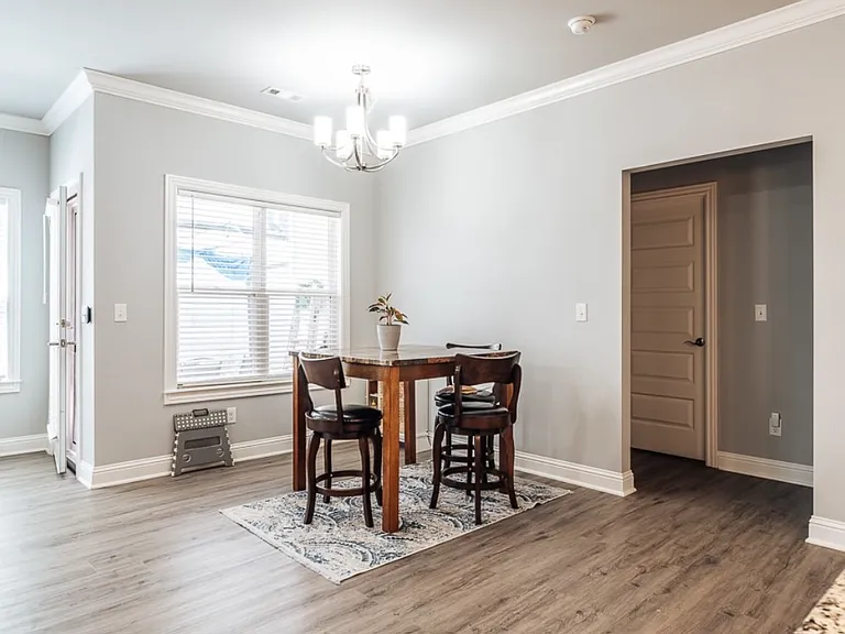2306 SW Poppy St #1 — Photo 6
