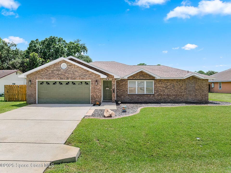 1st image of 606 Seven Gables Cir SE