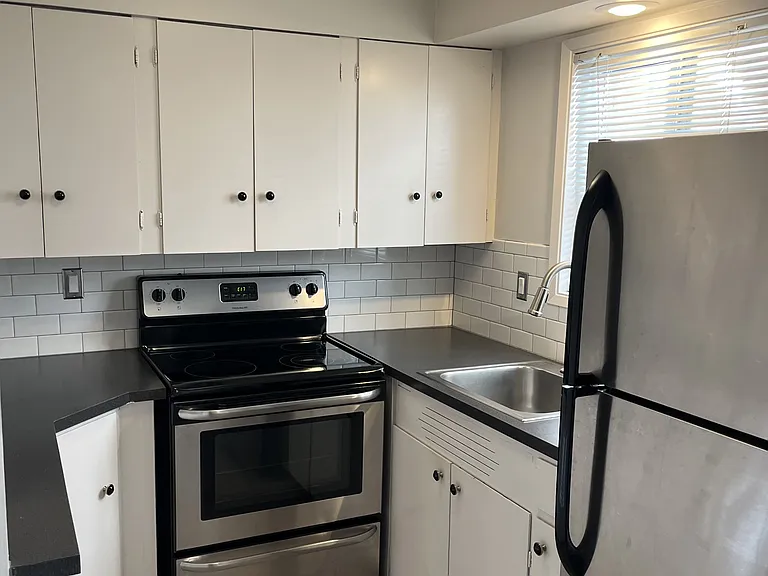 1611 SE Reedway St #1 — Photo 9