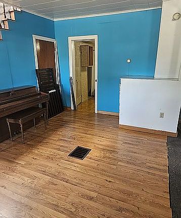 4th image of 124 Prospect St