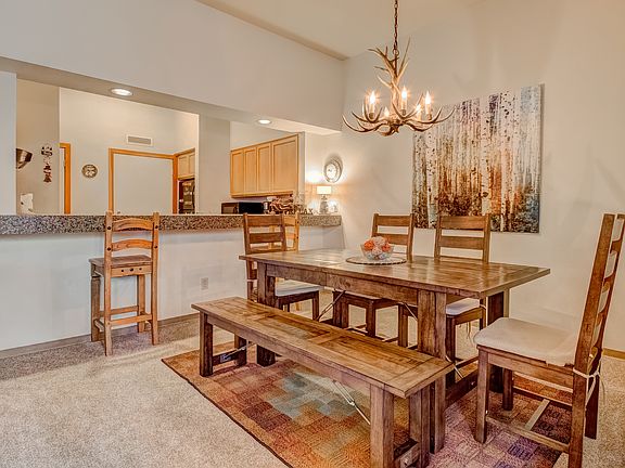 Dining Area & Counter Bar