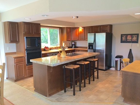 5th image of 3012 Woodland Ct SW