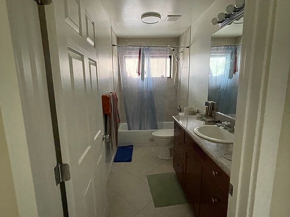 3rd image of 3122 W 30th St