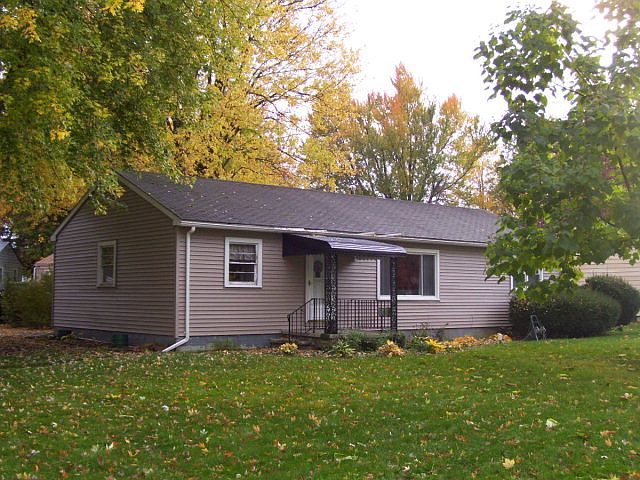 1st image of 739 Maple Heights Dr