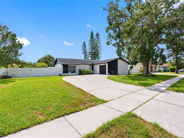 6414 Crystal Brook Dr, Tampa, FL 33625