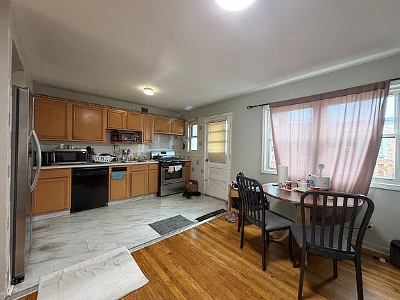 2nd image of 6338 N Kedzie Ave #2W