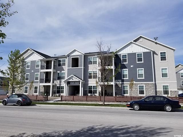 1st image of 99 W Seasons Dr