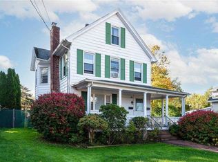85 Orchard St, Oyster Bay, NY 11771