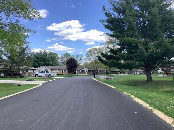 5th image of 9907 Debbie Ln