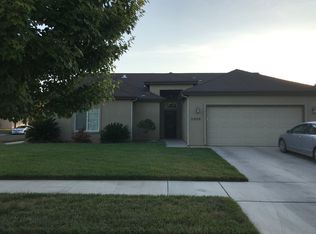 2609 N Shady Ct, Visalia, CA 93291