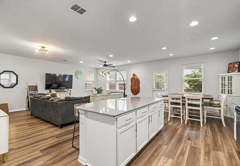 1205 Devon Stetson Pl — Photo 9
