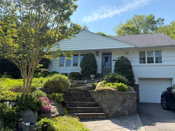5 Gaines Place, Huntington, NY 11743