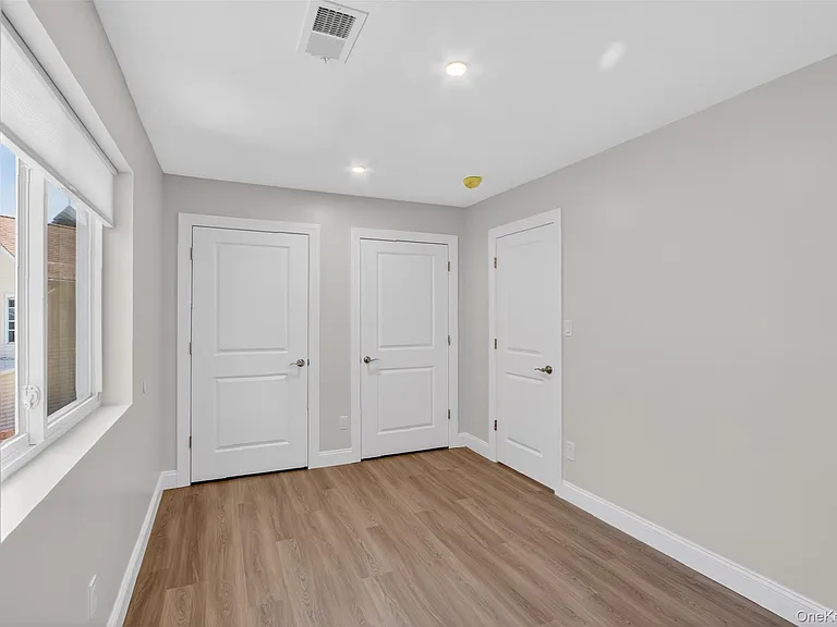 287 Delaware Ave — Photo 32