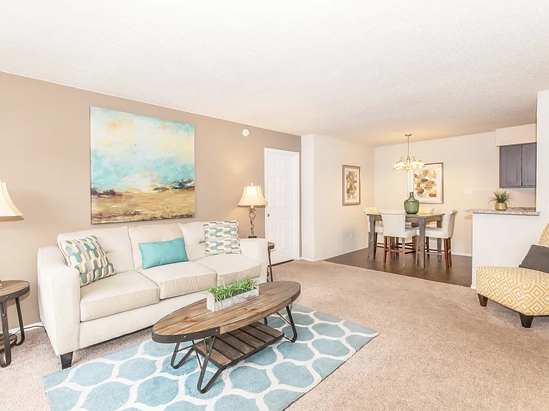 Stoneridge Apartments — Photo 10