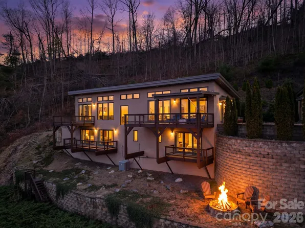 128 Leisure Mountain Rd, Asheville, NC 28804