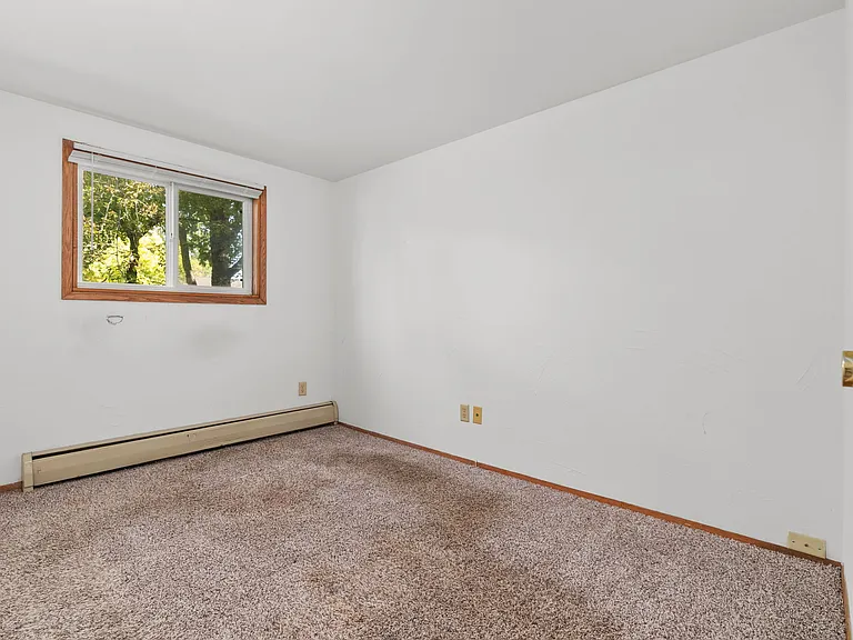 Bluff Manor — Photo 17
