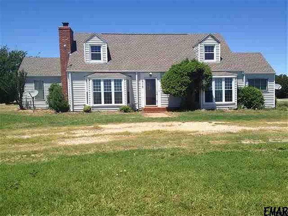 2nd image of 610 E Maple St