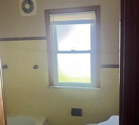 3rd image of 21451 Morris Ave