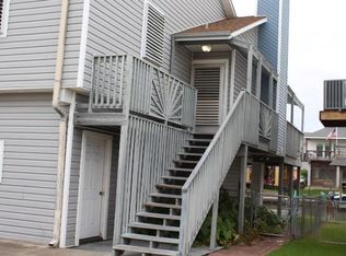 32 N Flamingo St, La Marque, TX 77568