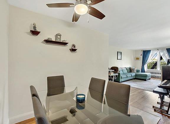 4th image of 4265 Webster Ave 5h #5H