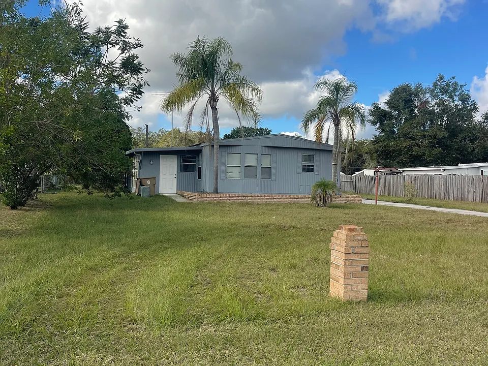 1712 Orange Ln