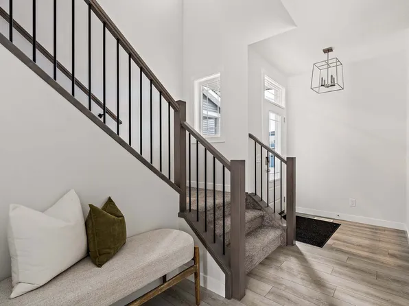 239 Creekstone Cir, Calgary, AB T0L 0X0