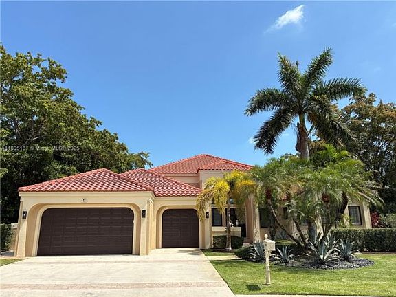2nd image of 384 Coconut Cir