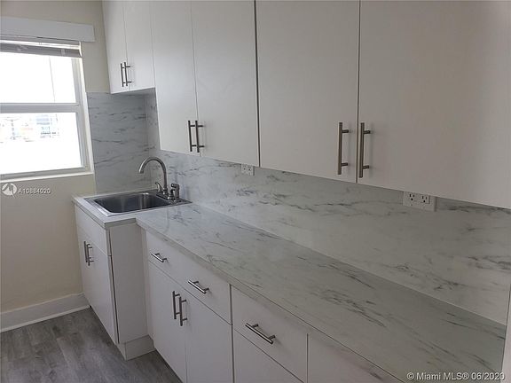 3rd image of 1505 SE 2nd Ct APT 3