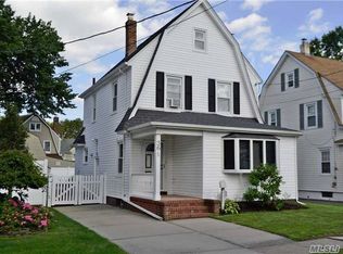36 Juniper Ave, Mineola, NY 11501