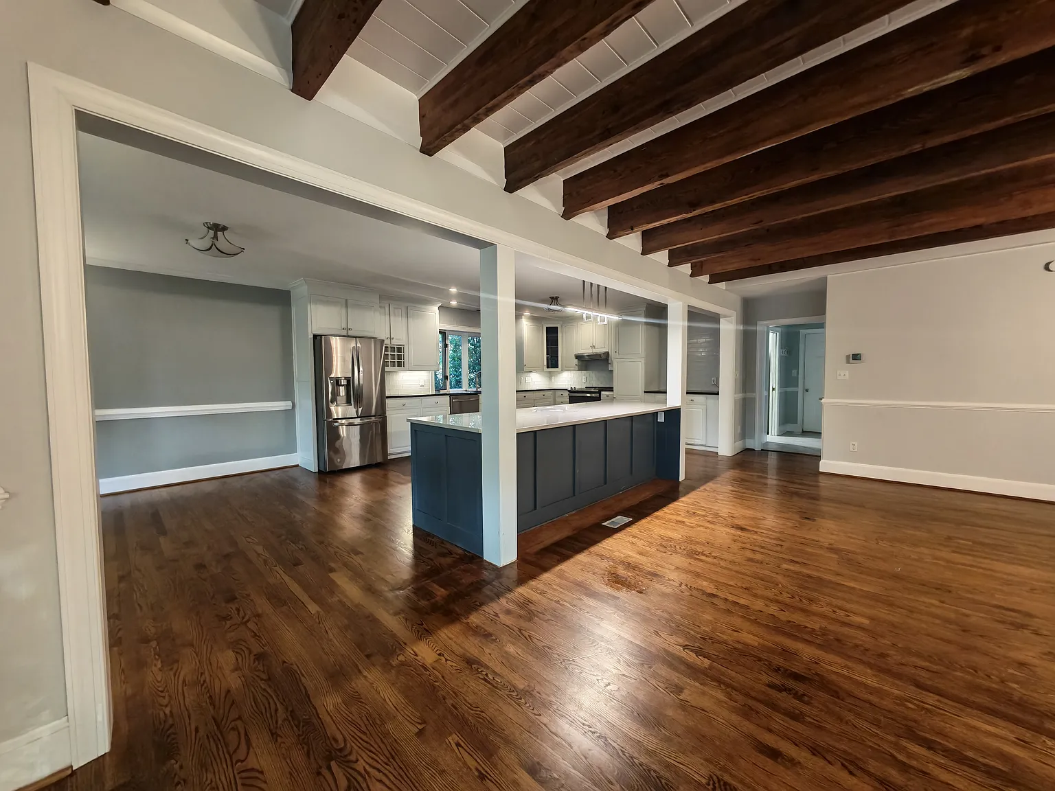 5 bed, 4.5 bath, 4250 sqft, $4,700 — Photo 4