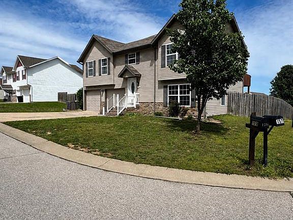 3rd image of 1570 Lyle Curtis Cir