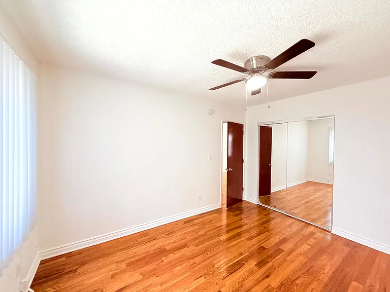 5618 Harold Way — Photo 16