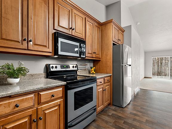 4th image of 2455 Remington Rd