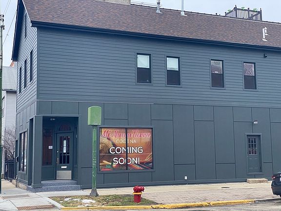 2nd image of 2417 N Clybourn Ave APT 2R