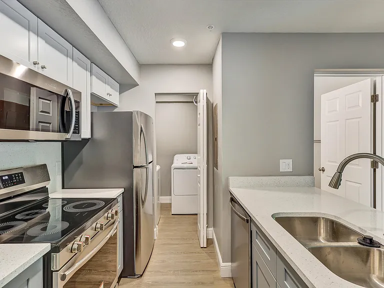 3024 Parkway Boulevardblossom Park — Photo 14
