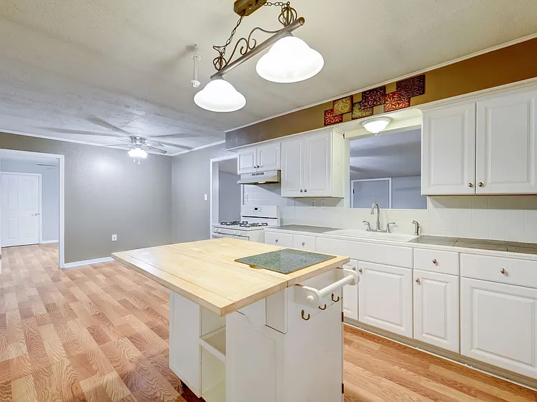 9193 Lucille Ln — Photo 15