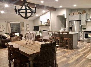 77 Padre Ln, Victoria, TX 77905