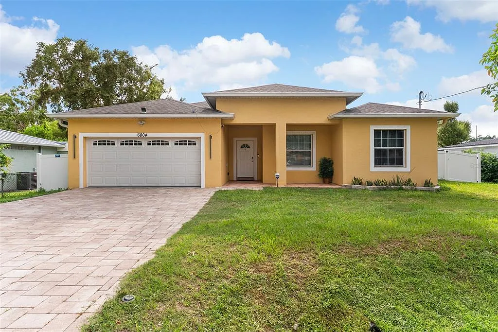 4 bed, 2.0 bath, 1854 sqft, $2,900 — Photo 1
