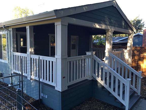 2BR back porch