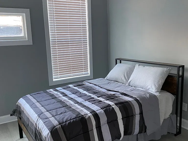 Full Bedroom
